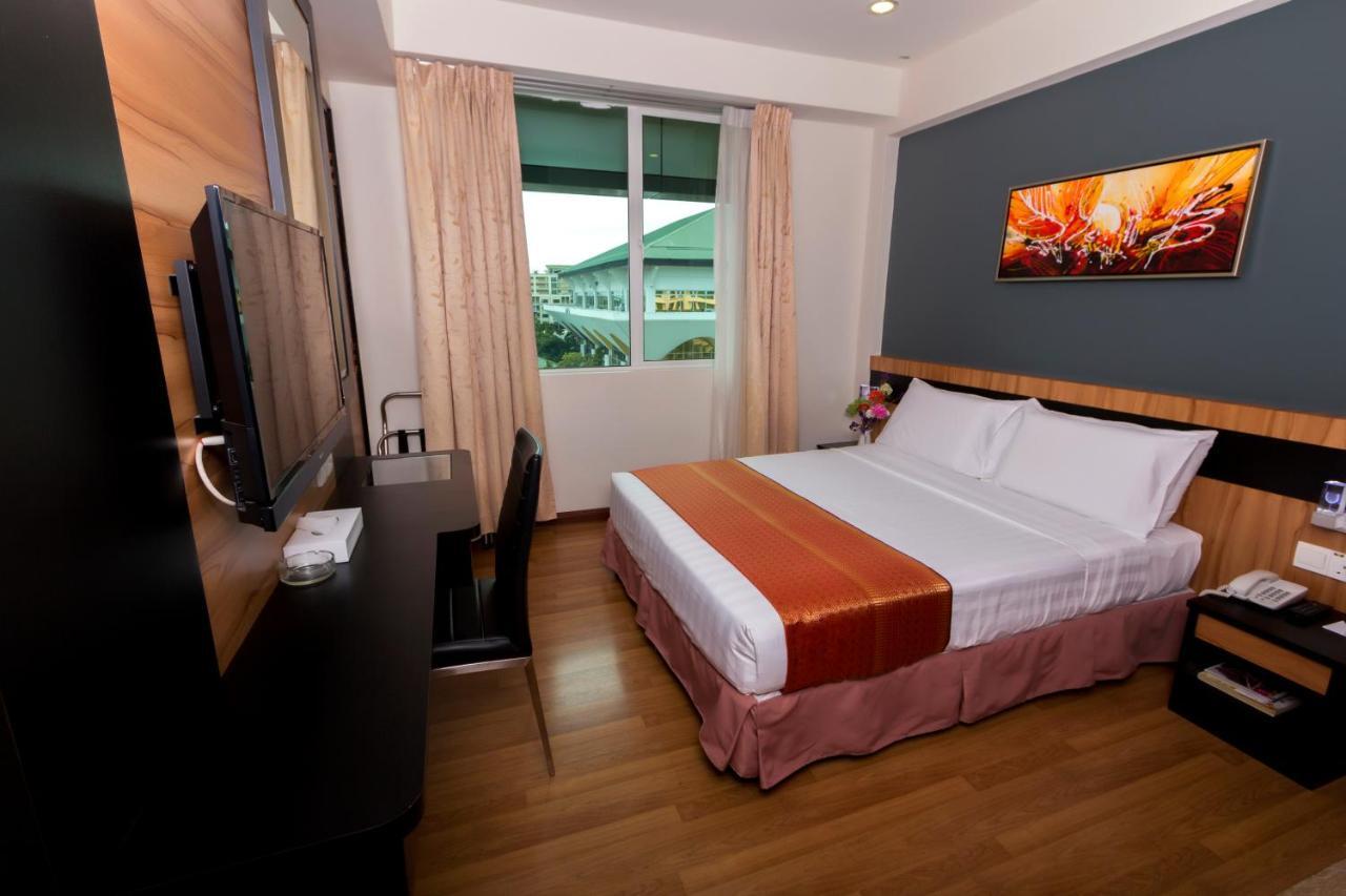 Mariner Hotel Labuan Exterior photo